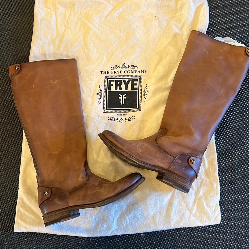 Women’s Frye Melissa button size 6